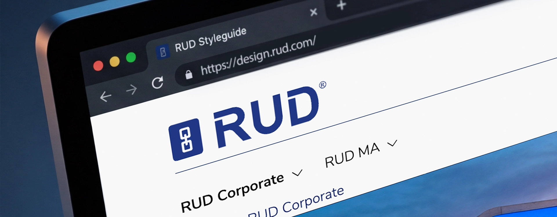 RUD Case Study – digitaler RUD-Styleguide im Browser auf einem Laptop, mit Logo und Navigation – Fotografie von LässingMüller