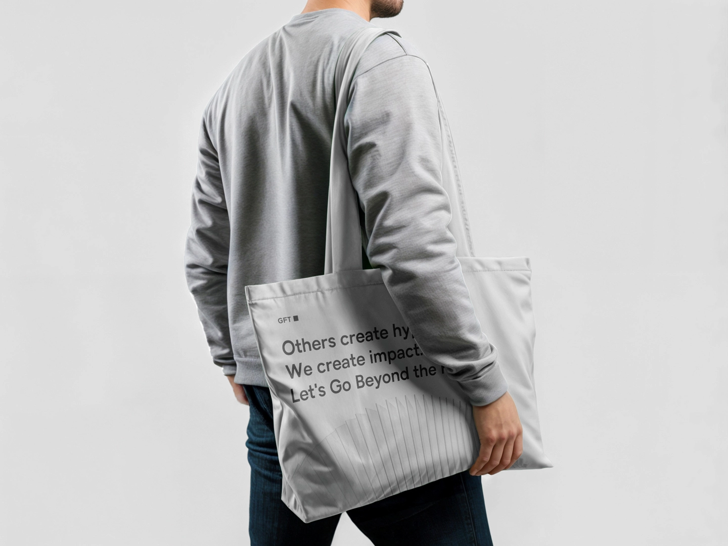 GFT Technology Totebag-Mockup mit dem Markenslogan „Let's Go Beyond the Hype_